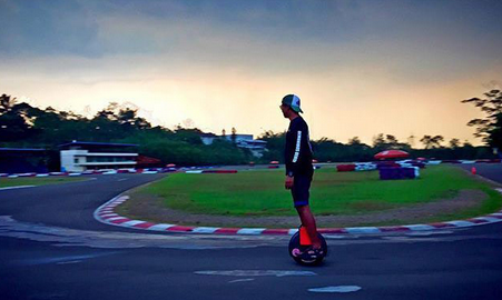 Don’t Forget the Real Life, Having a Free Travel with Airwheel Electric Unicycle